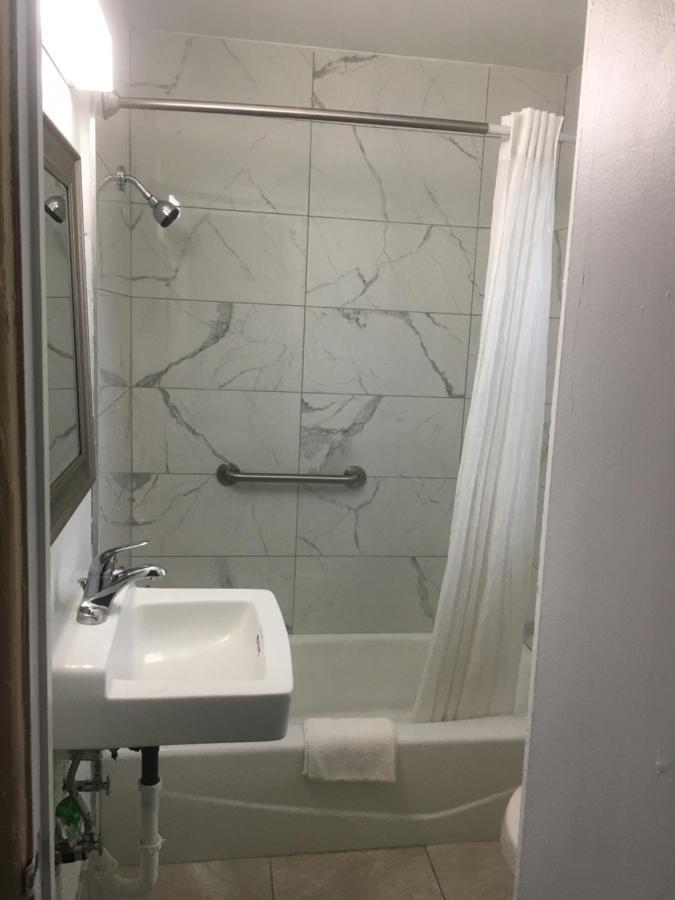 A1A Travel Inn Ormond Beach Exterior photo